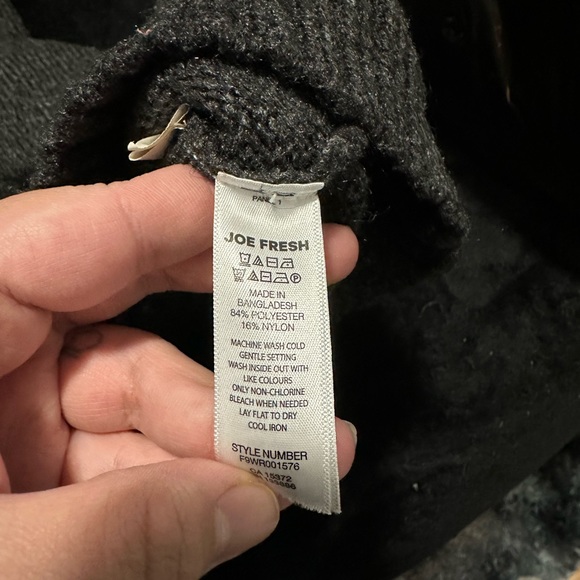 Joe Fresh Sweater Dress - Picture 3 of 3